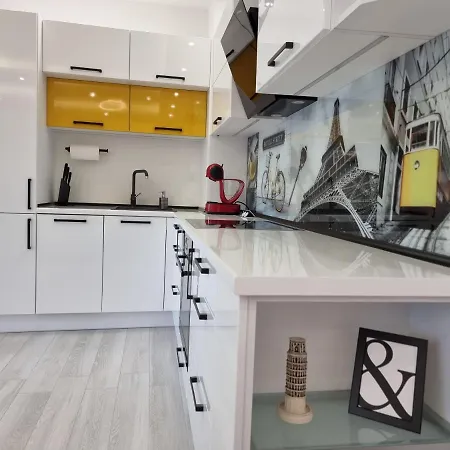 Ultra Lux Flora Panorama Apartment