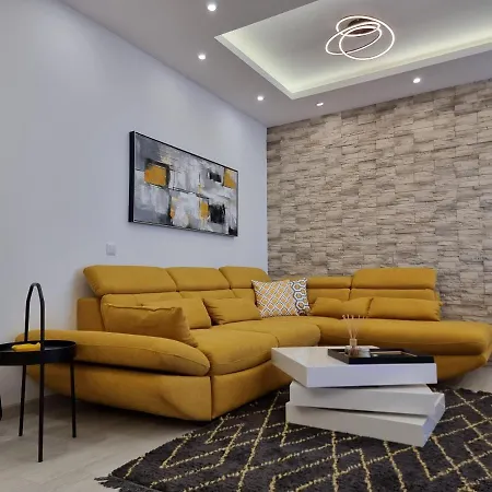 Ultra Lux Flora Panorama Apartment *